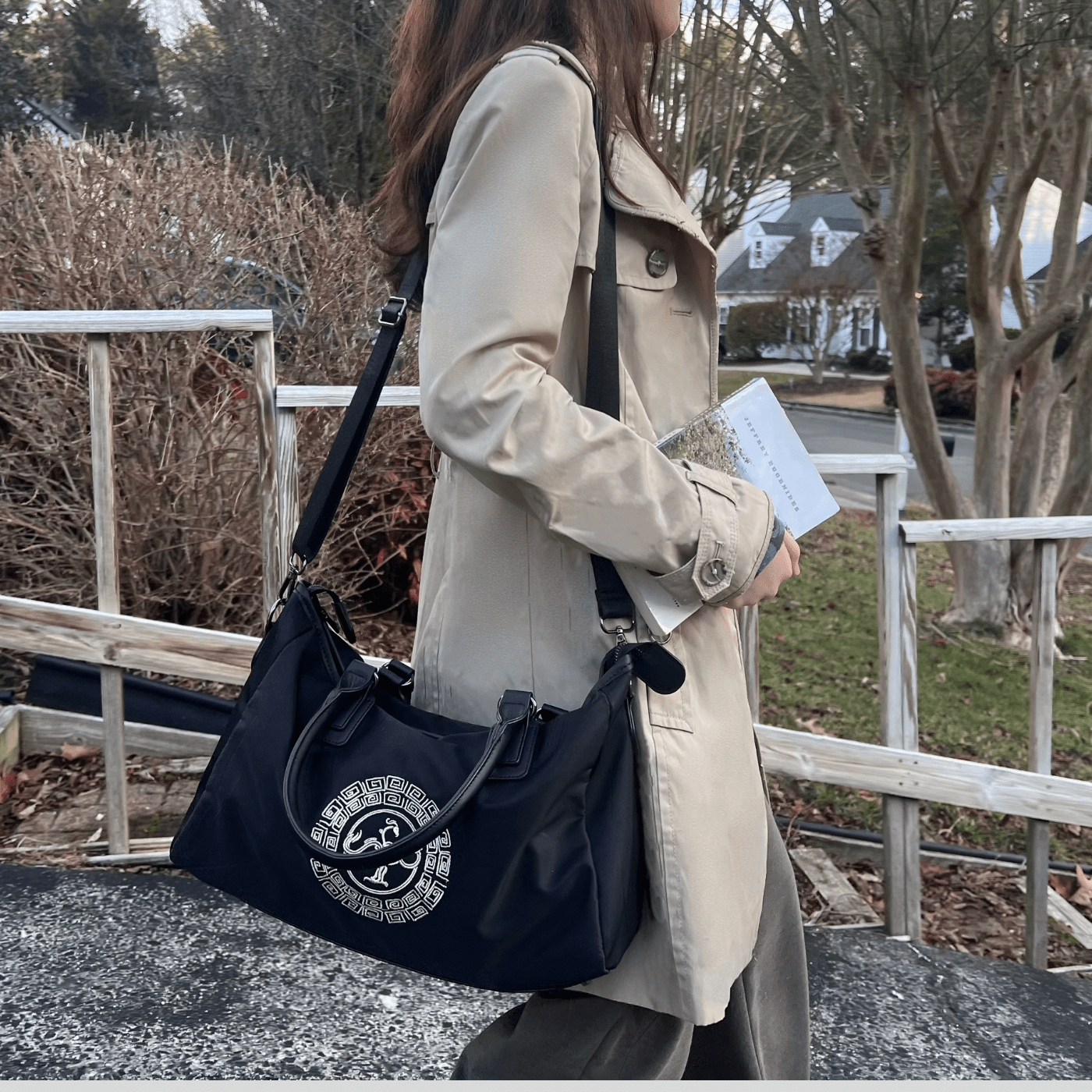 Embroidered Black Handbag, Shoulder Bag for Everyday Elegance - Golden Crow